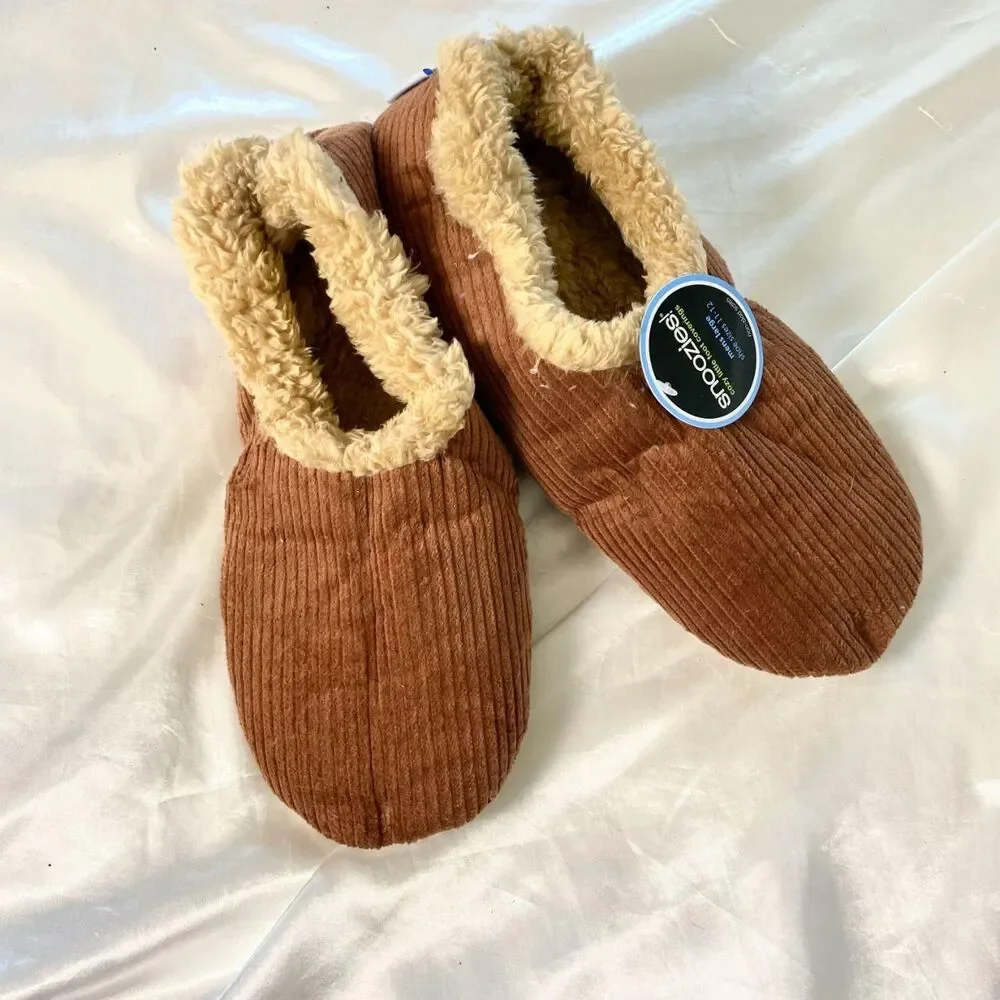 NWT Mens Dark Brown snoozies! Sherpa Fleece-Lined Slippers Socks Non-Skid 11 12